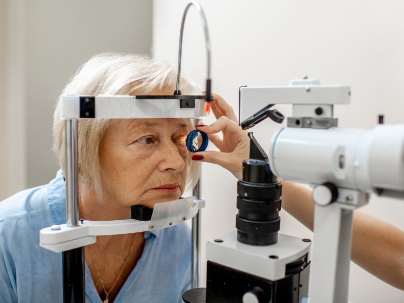 katarakt-ameliyati-nasil-yapilir